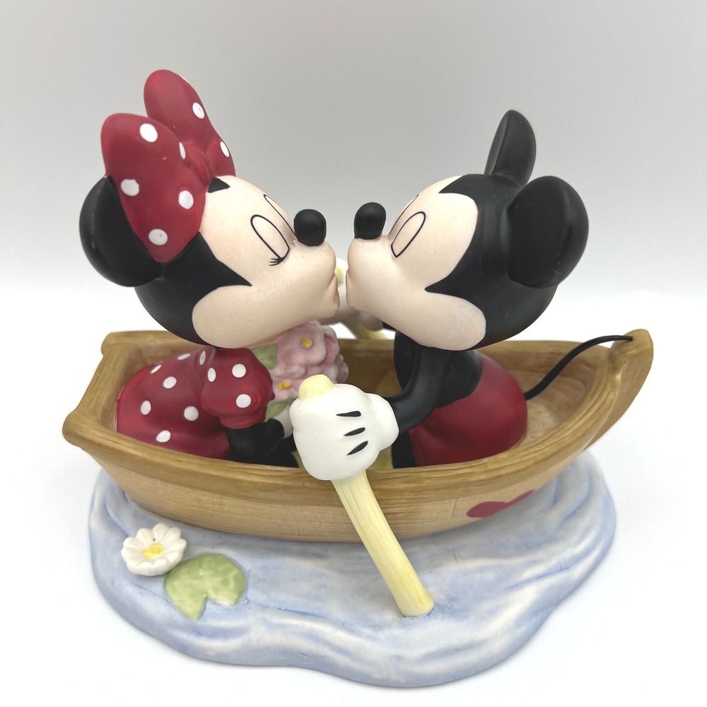 Disney Showcase Precious Moments Mickey Minnie Mouse Never Drift Apart 222701